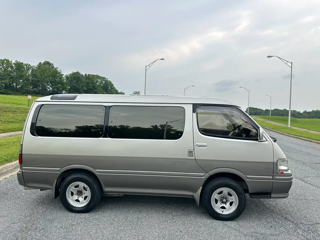 1998 Toyota HiAce Super Custom Limited - 2