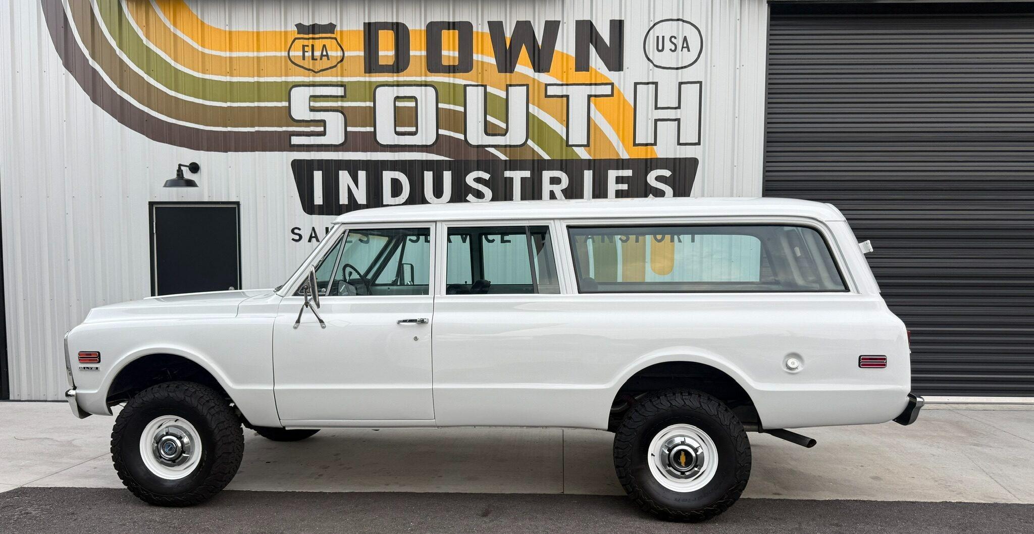 LS-Powered 1972 Chevrolet Suburban - 4
