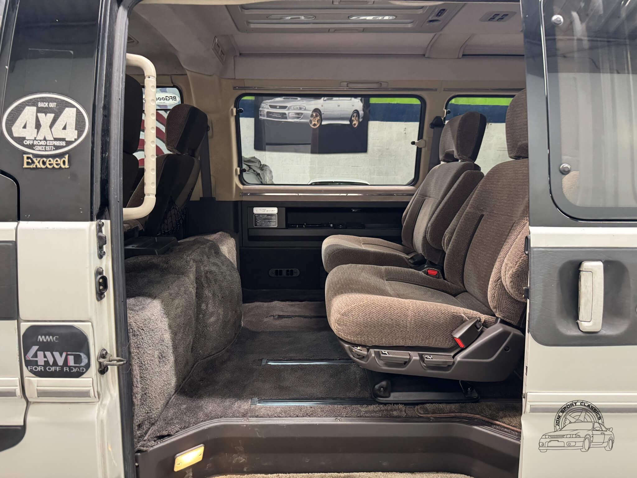 1991 Mitsubishi Delica Starwagon Exceed