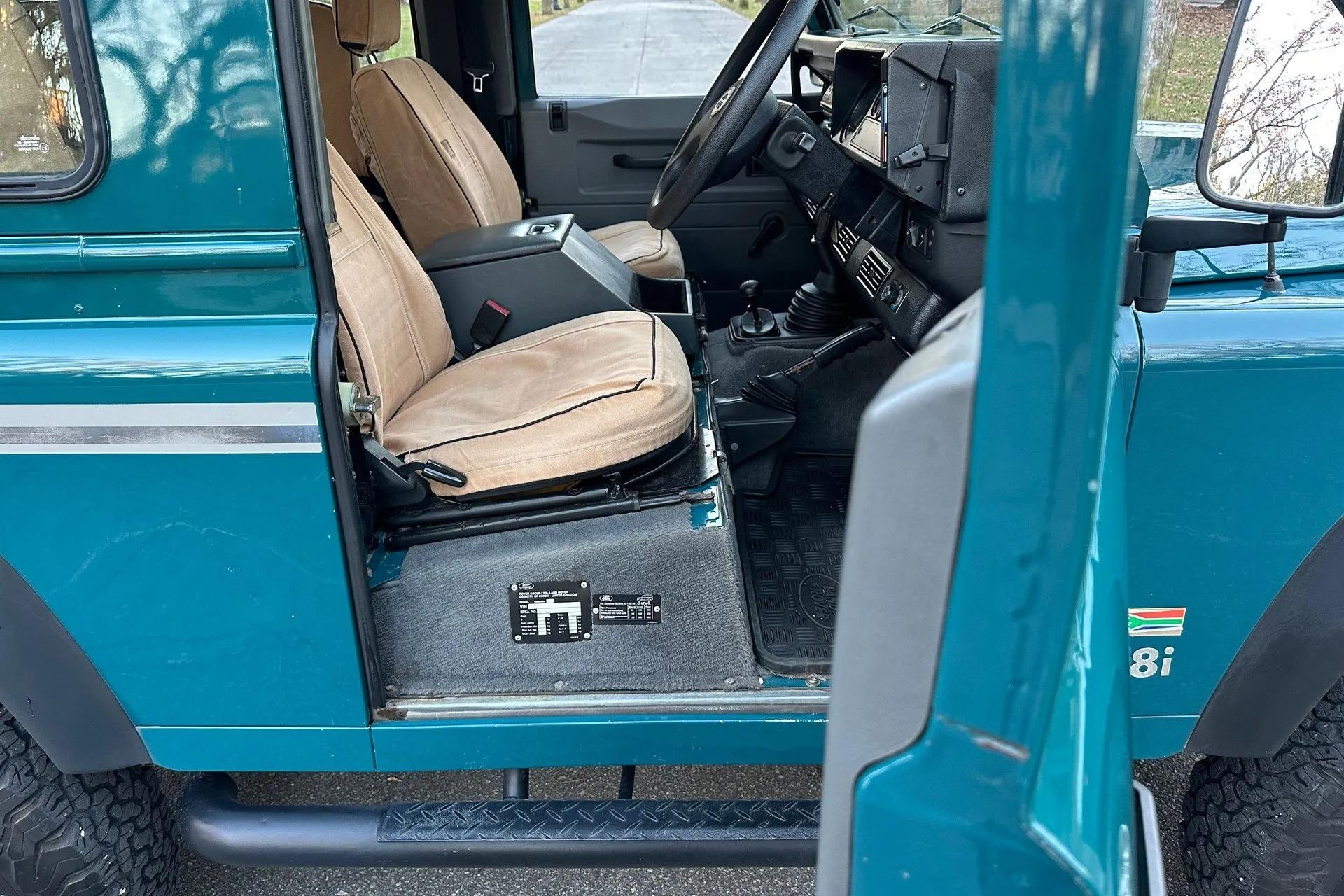 1997 Land Rover Defender 90 2.8i