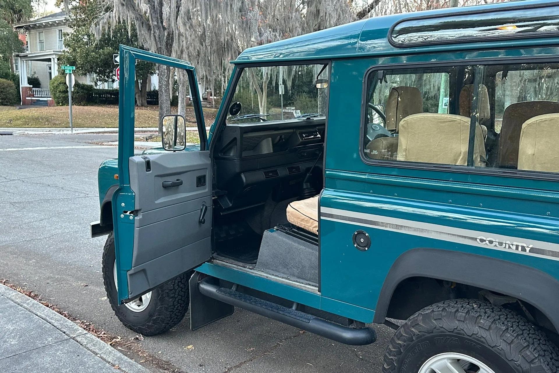 1997 Land Rover Defender 90 2.8i