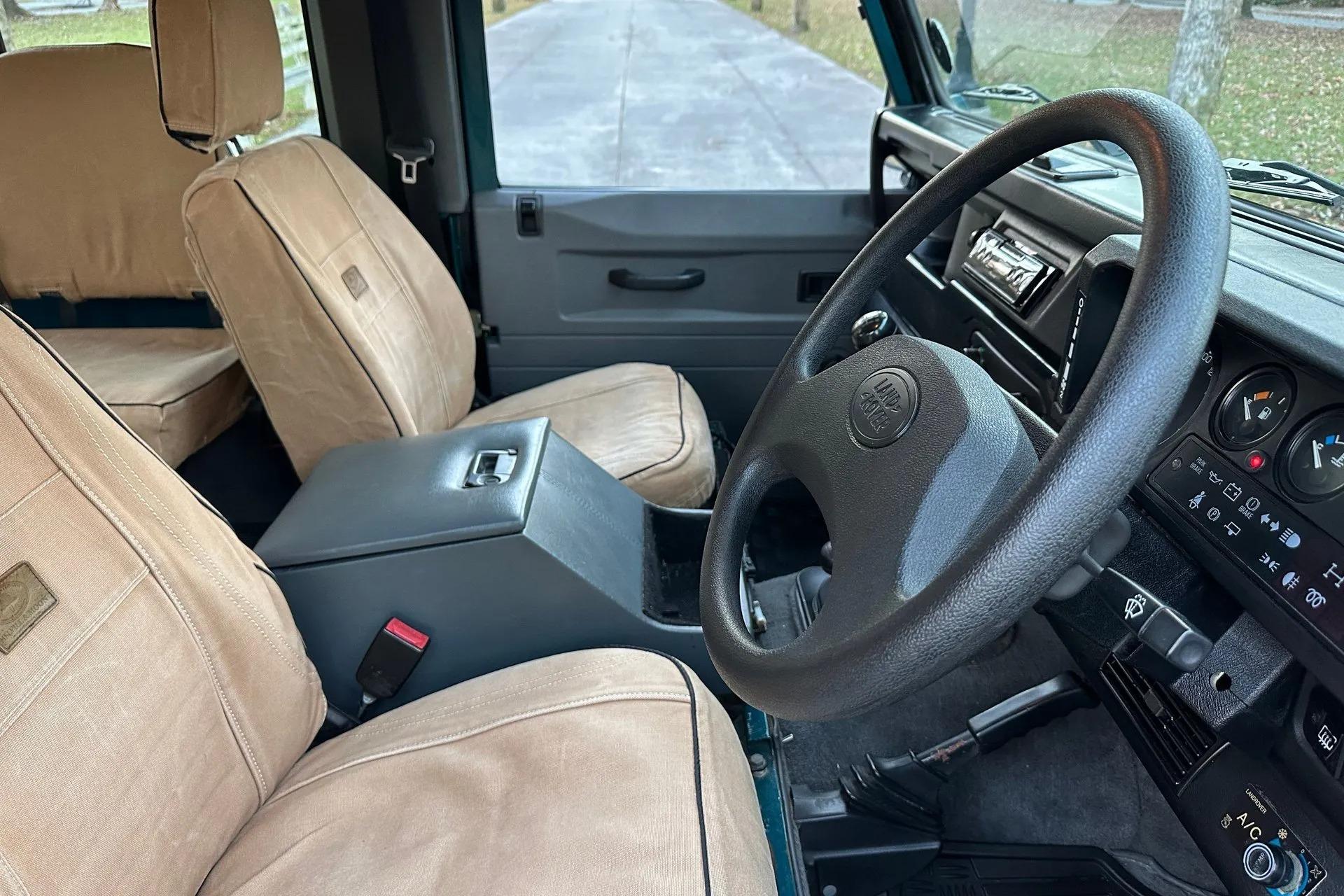 1997 Land Rover Defender 90 2.8i