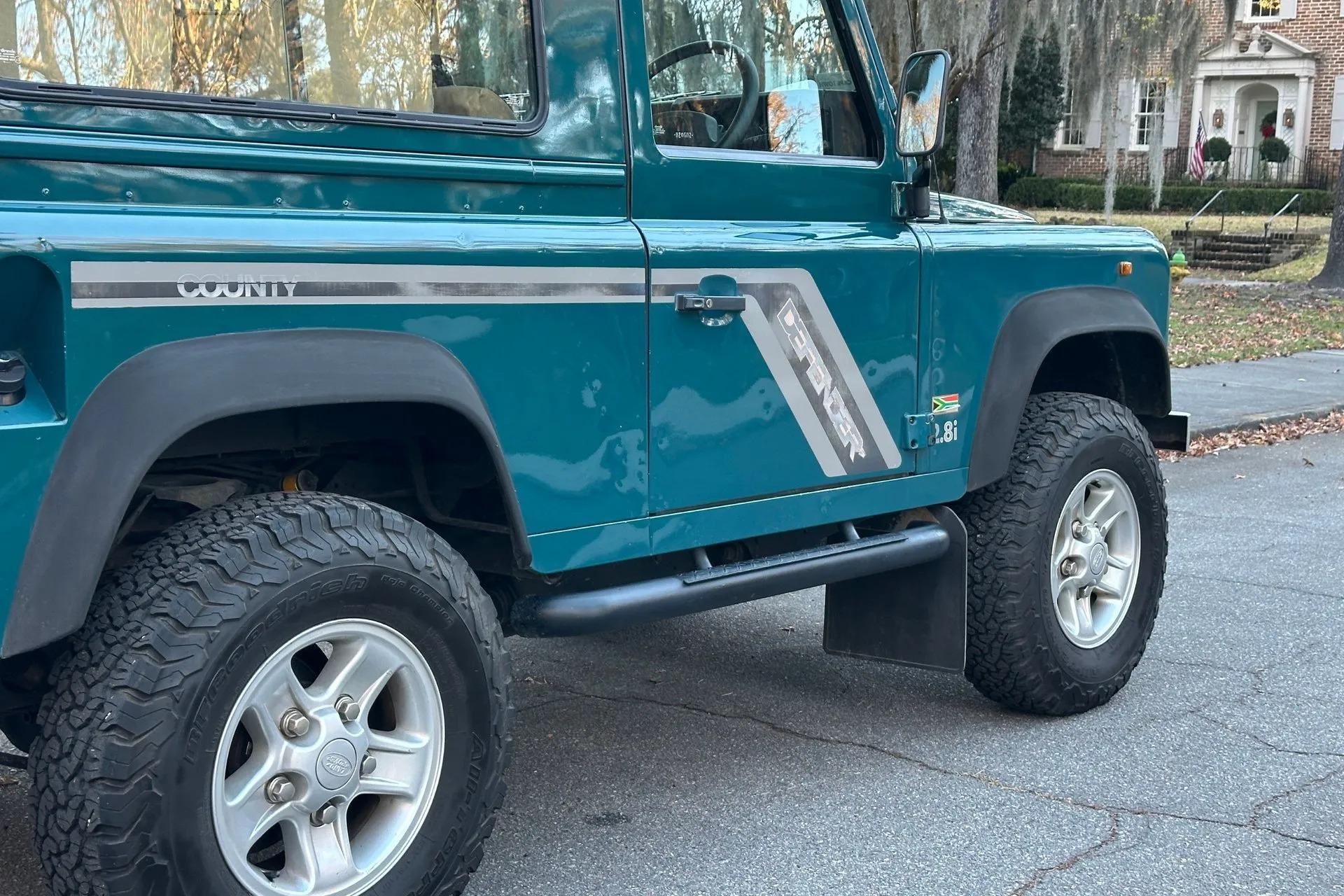 1997 Land Rover Defender 90 2.8i