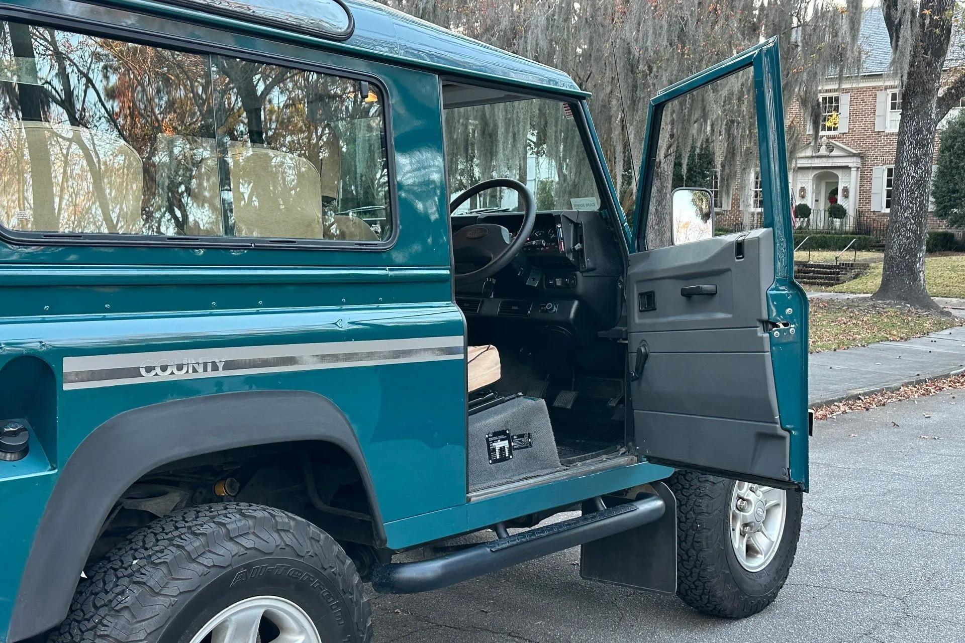 1997 Land Rover Defender 90 2.8i