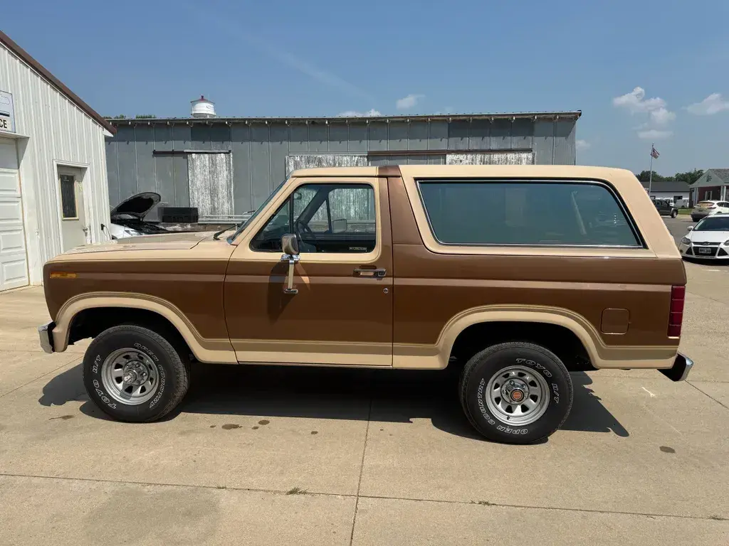 1985 Ford Bronco - 4