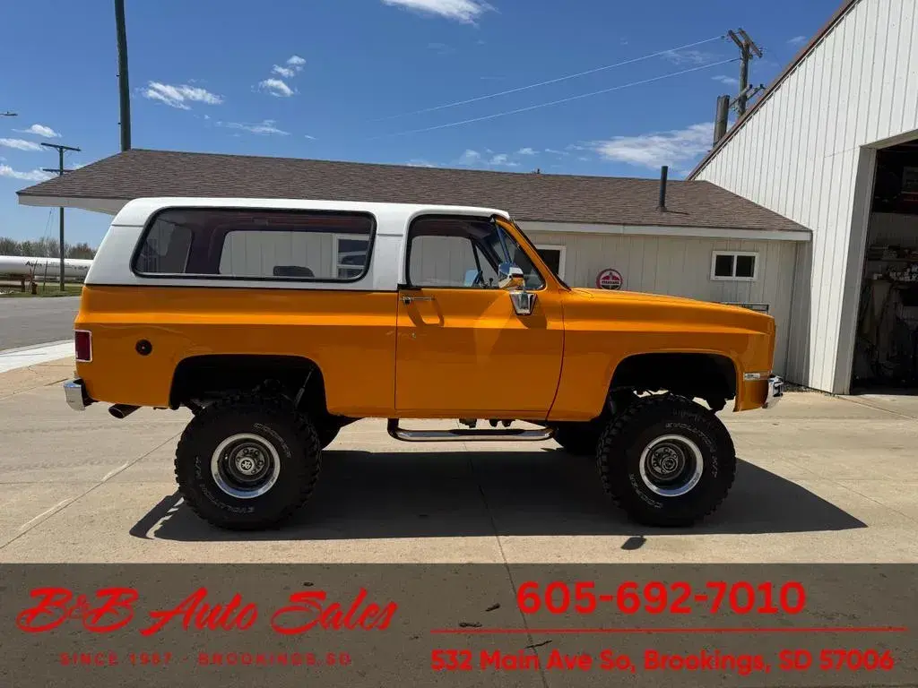 LS-Powered 1975 GMC Jimmy Custom - 2