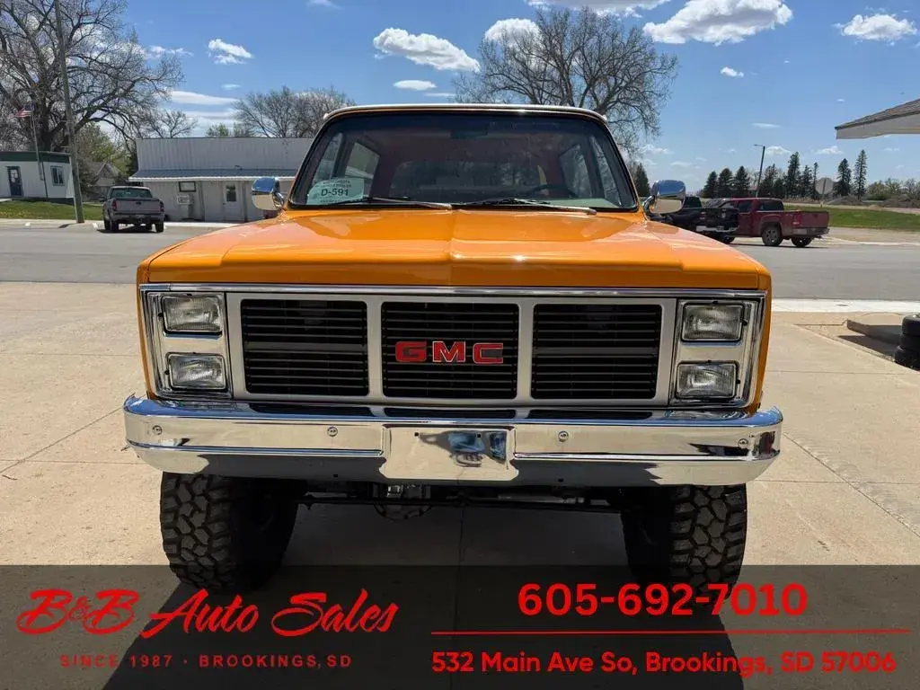 LS-Powered 1975 GMC Jimmy Custom - 3