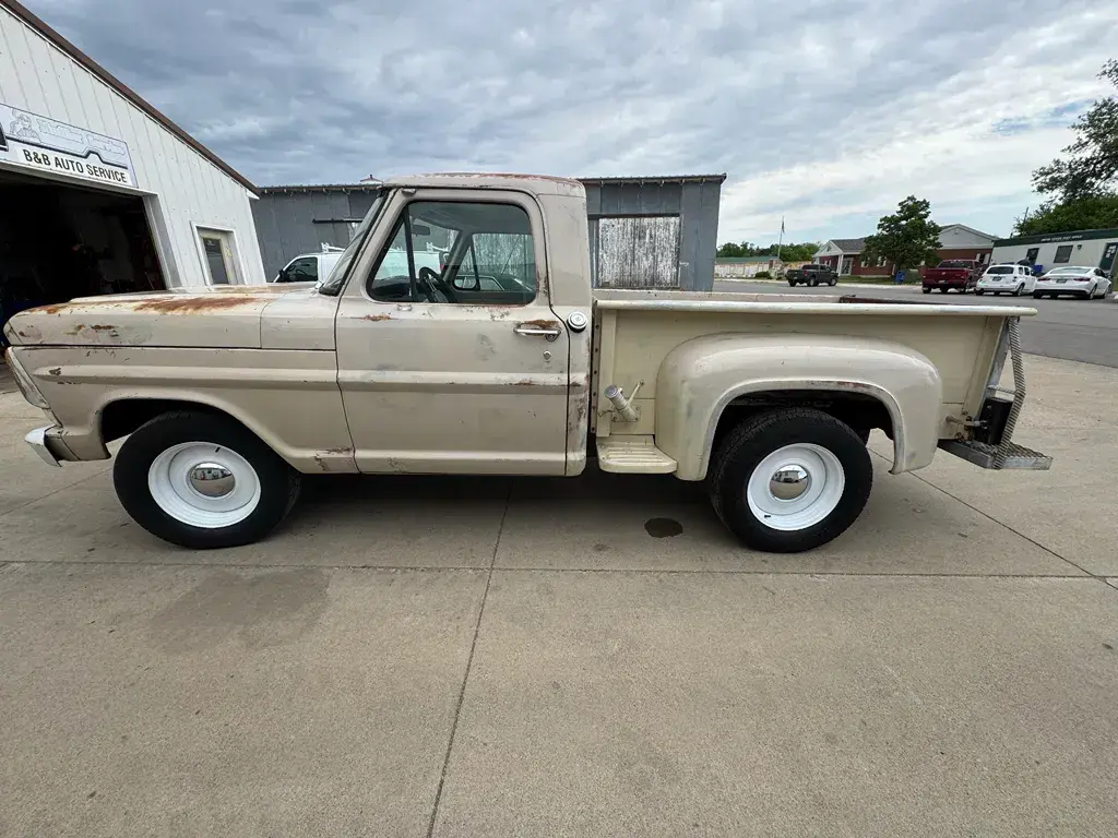 1967 Ford F-100