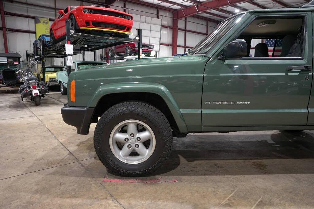 2000 Jeep Cherokee Sport - 2