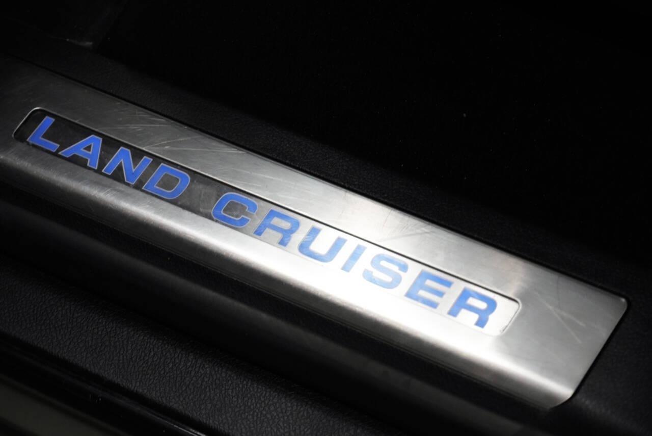 2020 Toyota Land Cruiser Heritage Edition