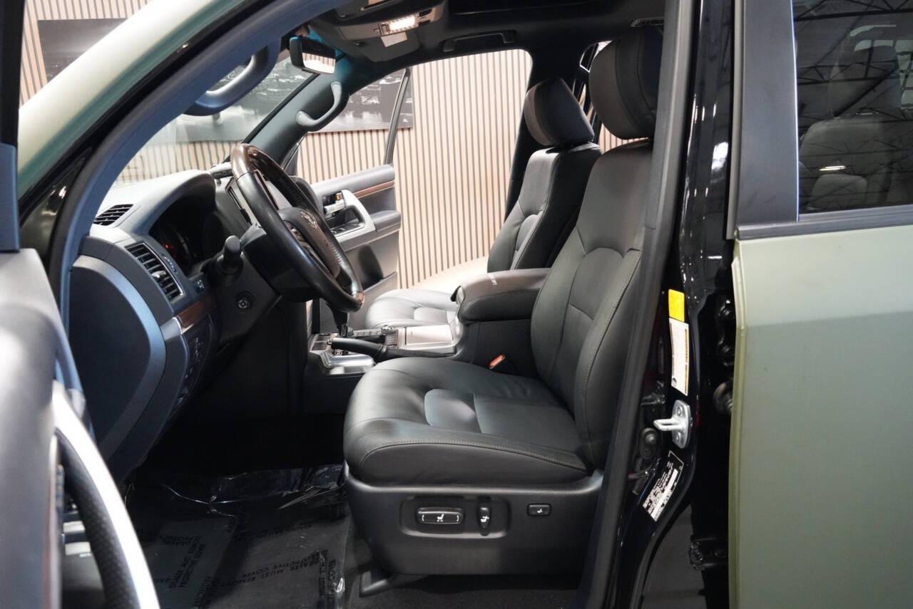 2020 Toyota Land Cruiser Heritage Edition