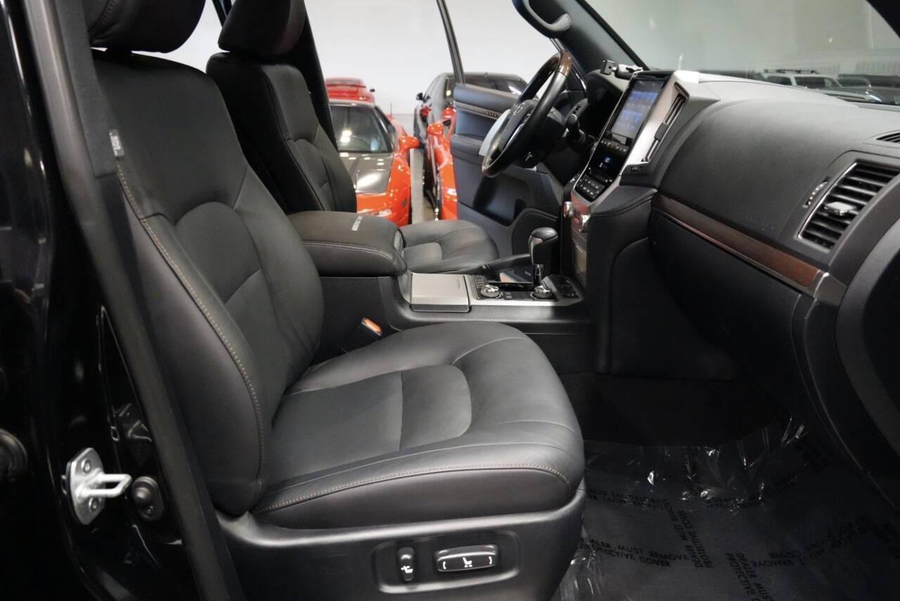 2020 Toyota Land Cruiser Heritage Edition