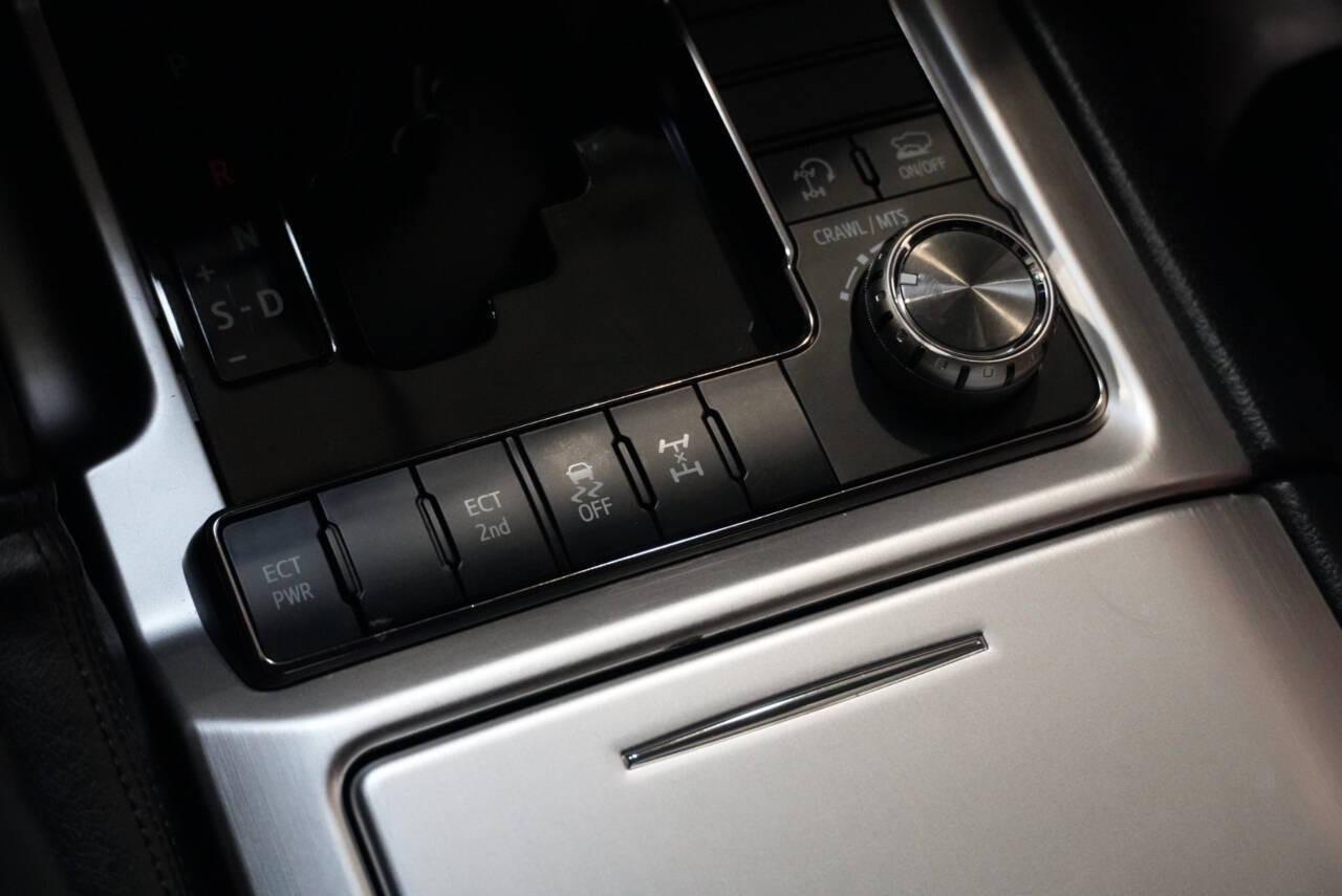 2020 Toyota Land Cruiser Heritage Edition