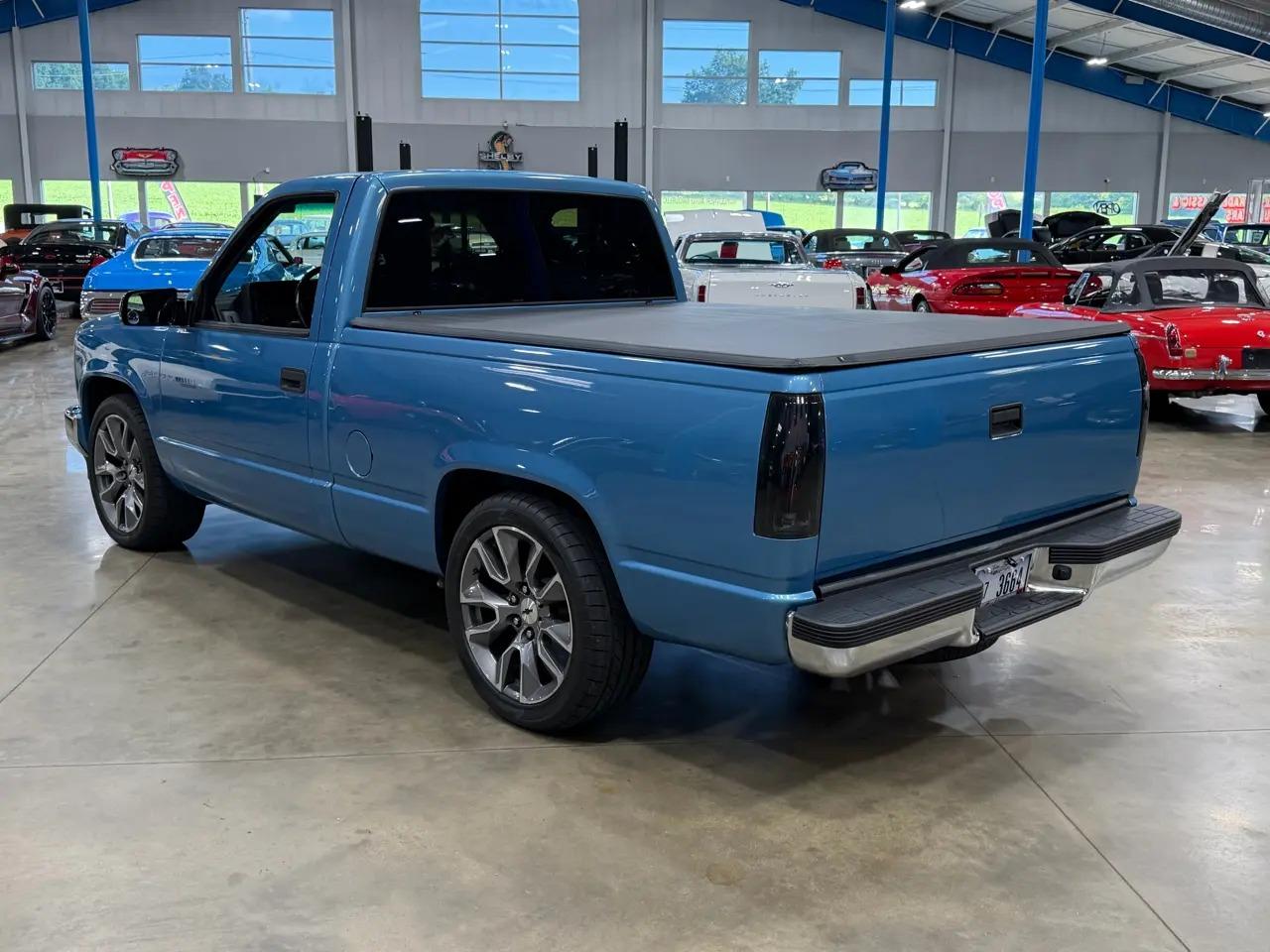 Frame-Off Restomod 1988 Chevrolet C1500 - 4