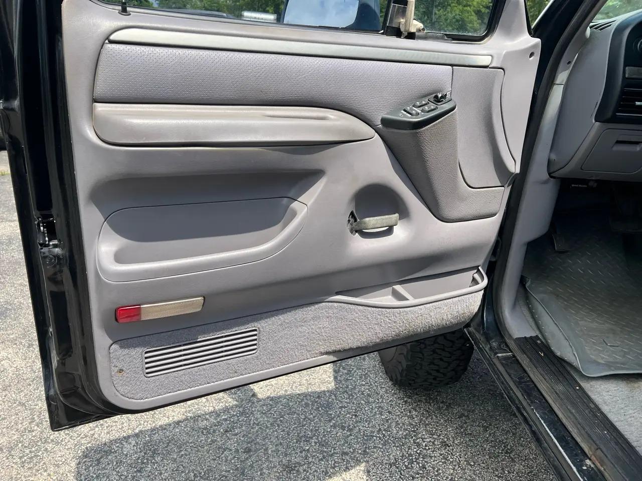 1995 Ford Bronco XLT