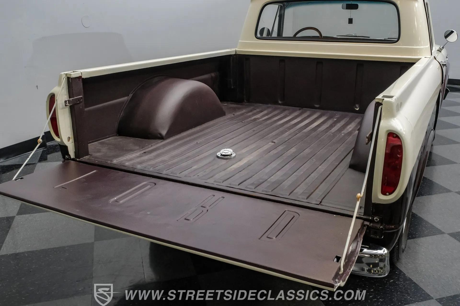 1961 Ford F-100