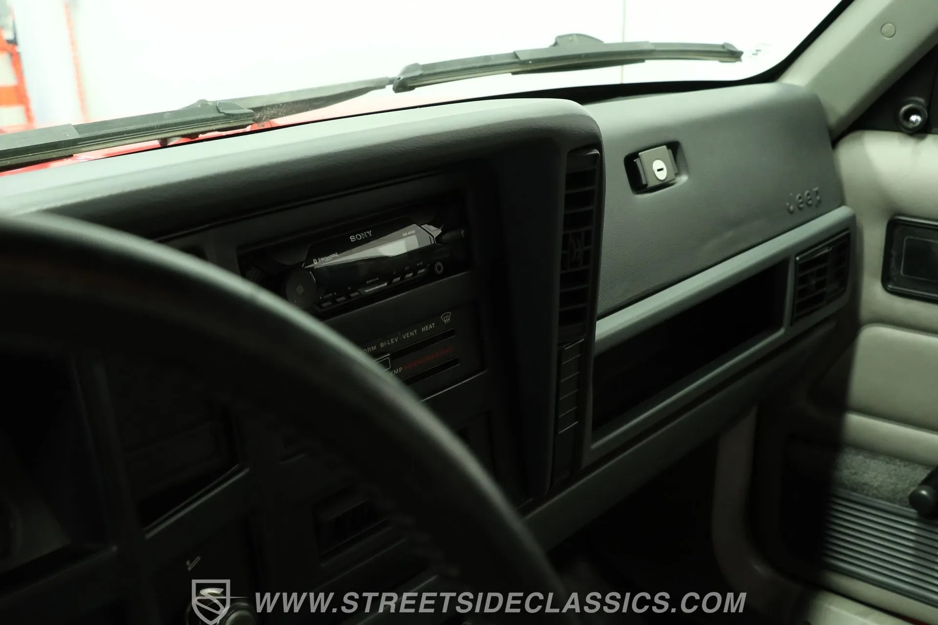 1995 Jeep Cherokee Sport