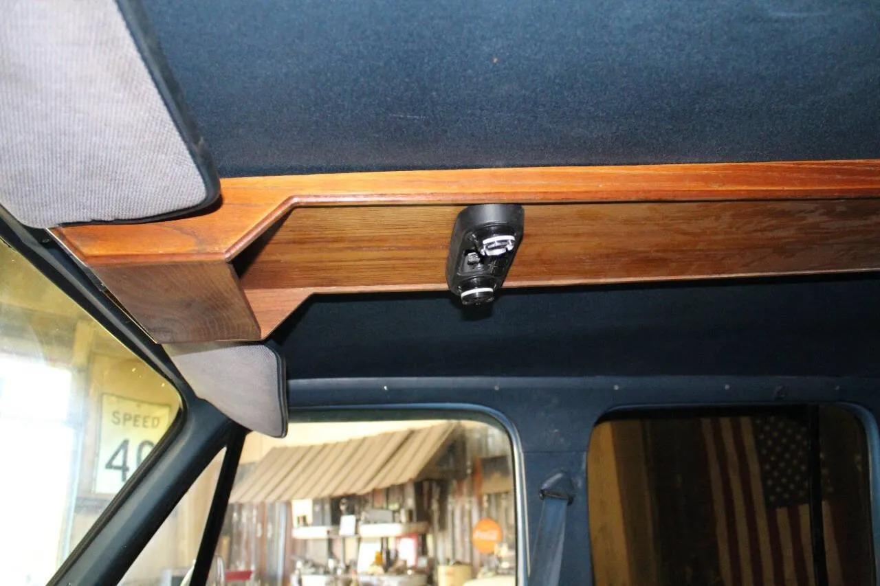 1987 Chevrolet Suburban V10 Trail Master