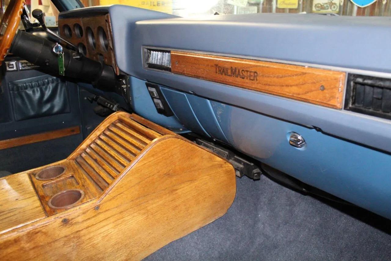 1987 Chevrolet Suburban V10 Trail Master