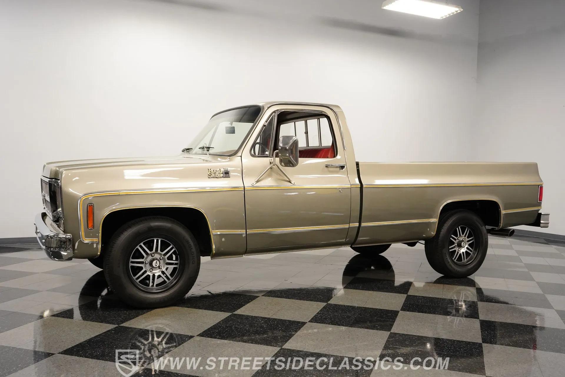 1977 GMC C1500 Royal Sierra - 3