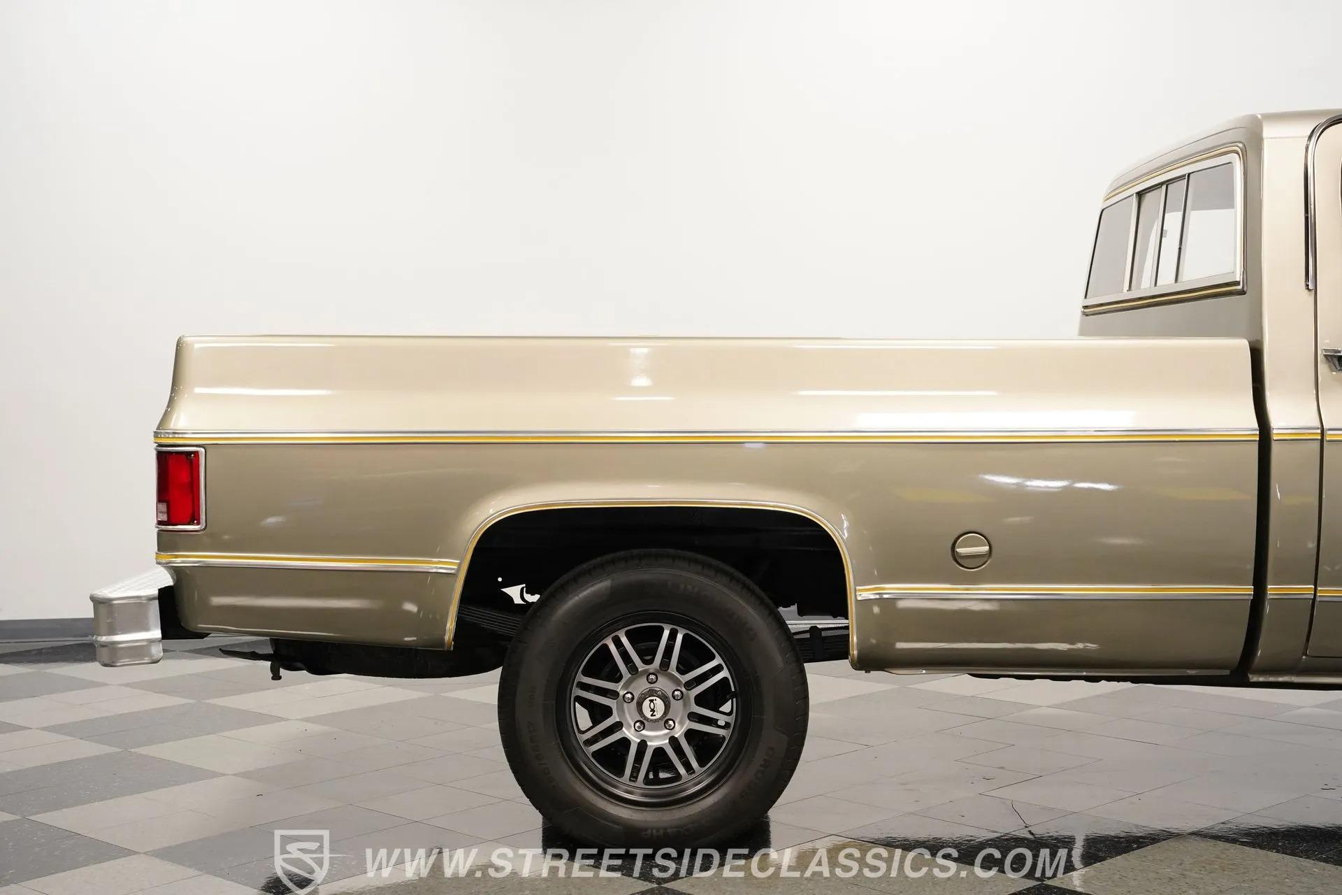 1977 GMC C1500 Royal Sierra