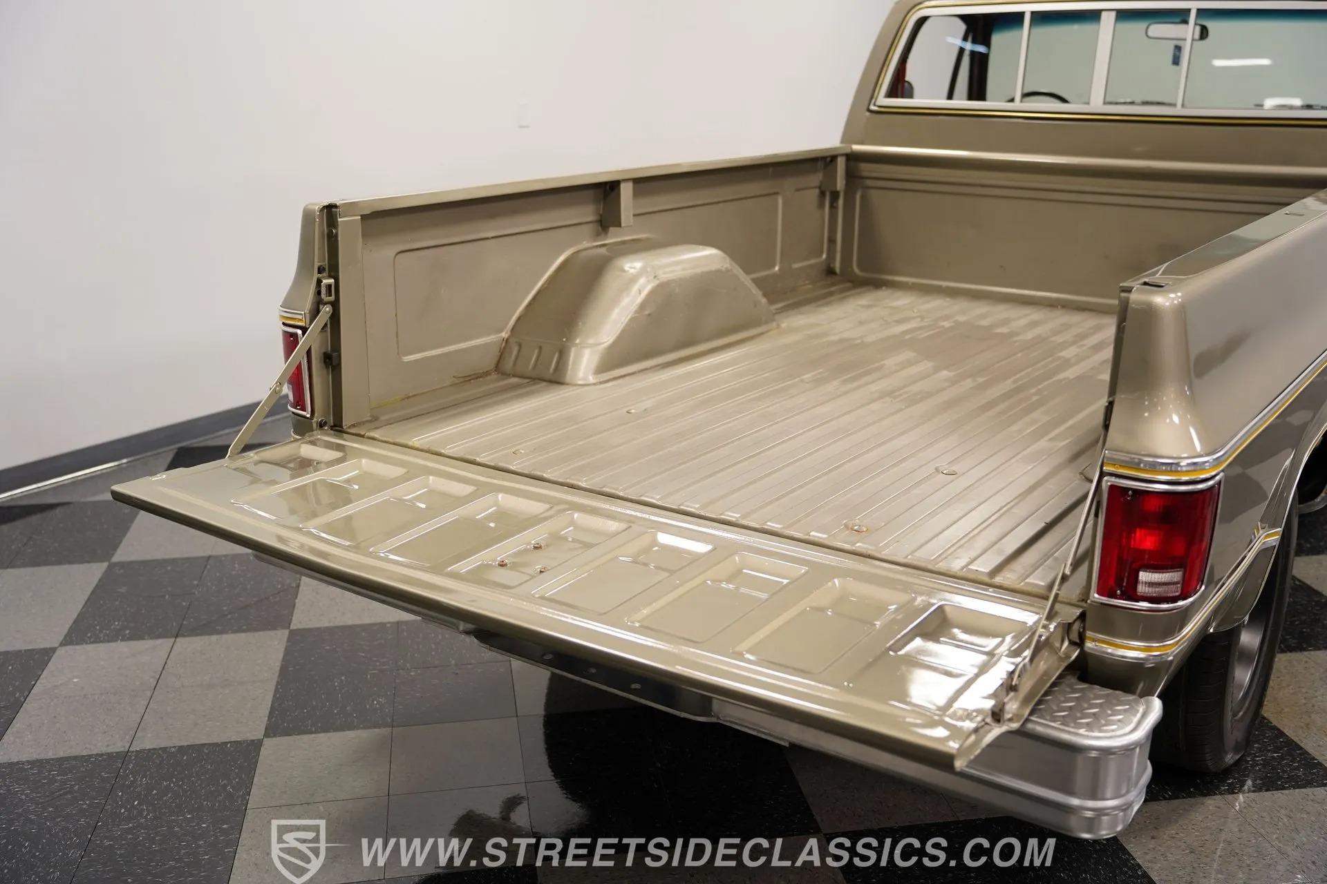 1977 GMC C1500 Royal Sierra