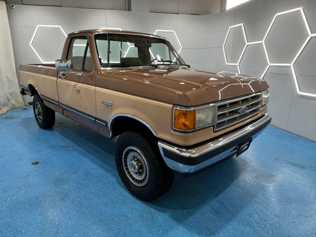 1989 Ford F-250 XLT Lariat