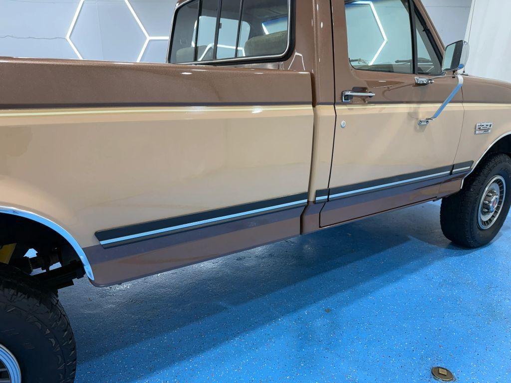 1989 Ford F-250 XLT Lariat