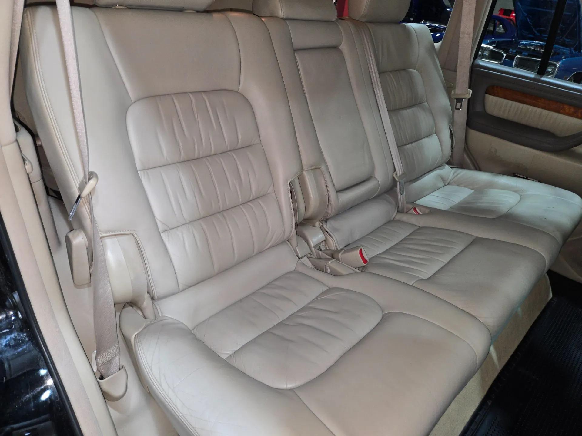 2004 Lexus LX 470