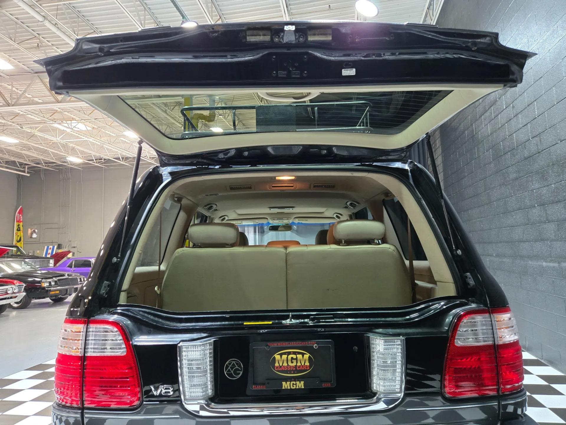 2004 Lexus LX 470