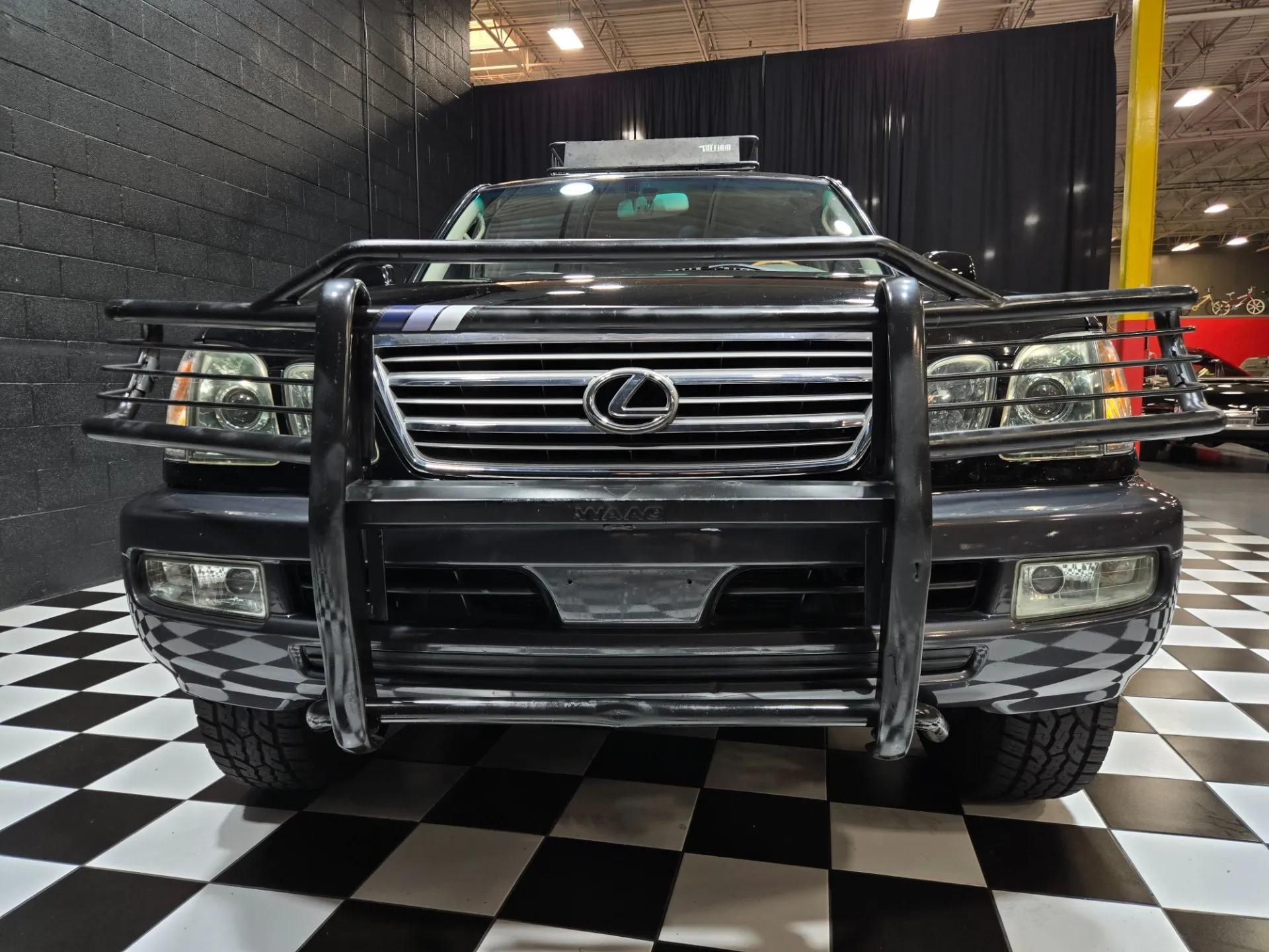 2004 Lexus LX 470