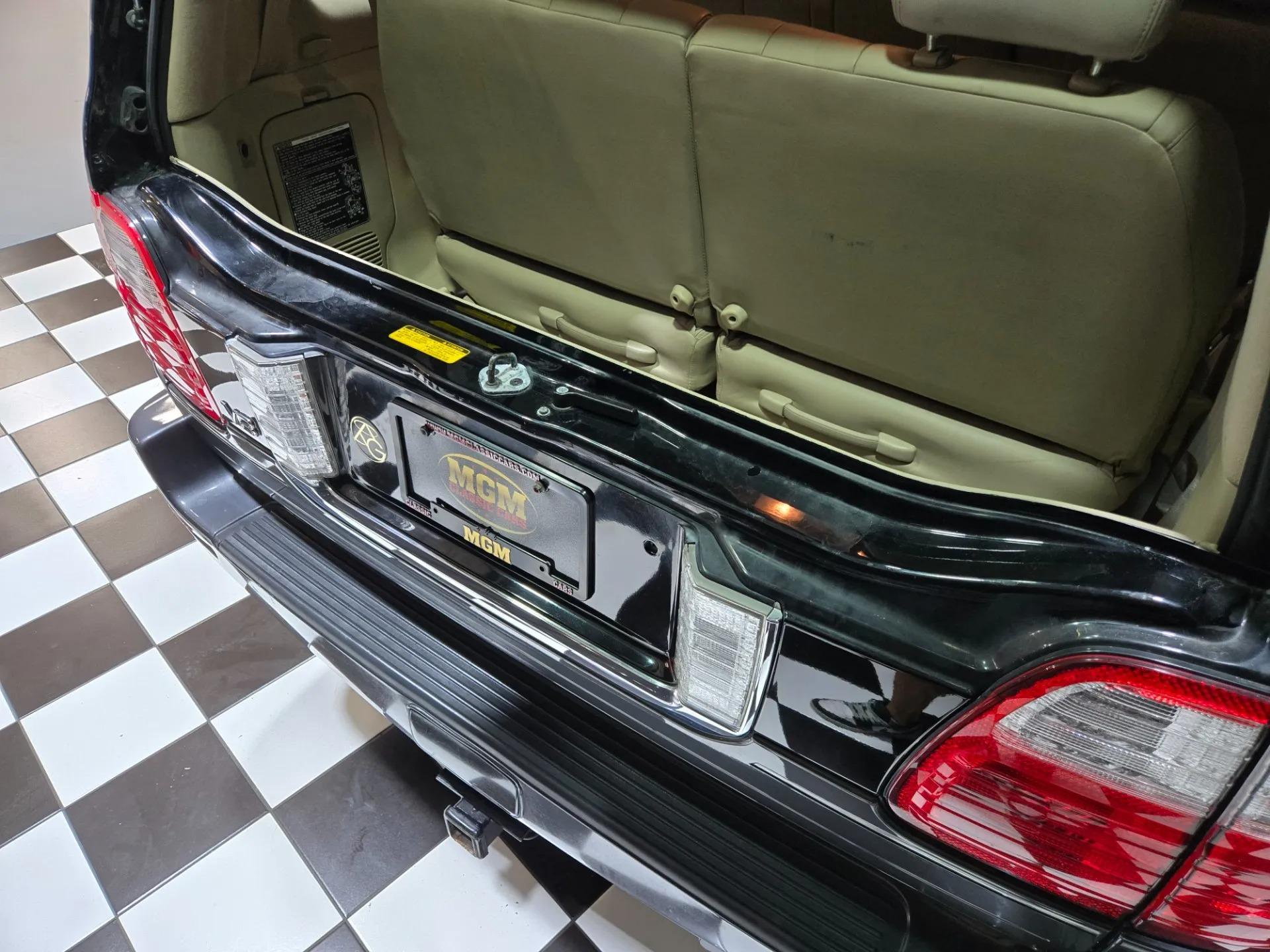 2004 Lexus LX 470
