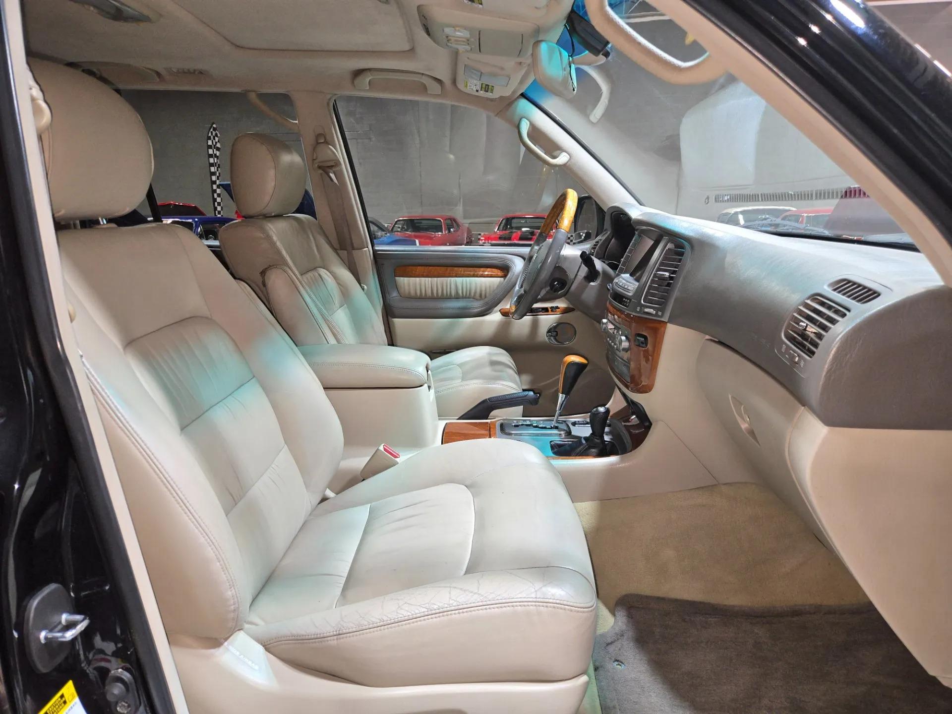 2004 Lexus LX 470