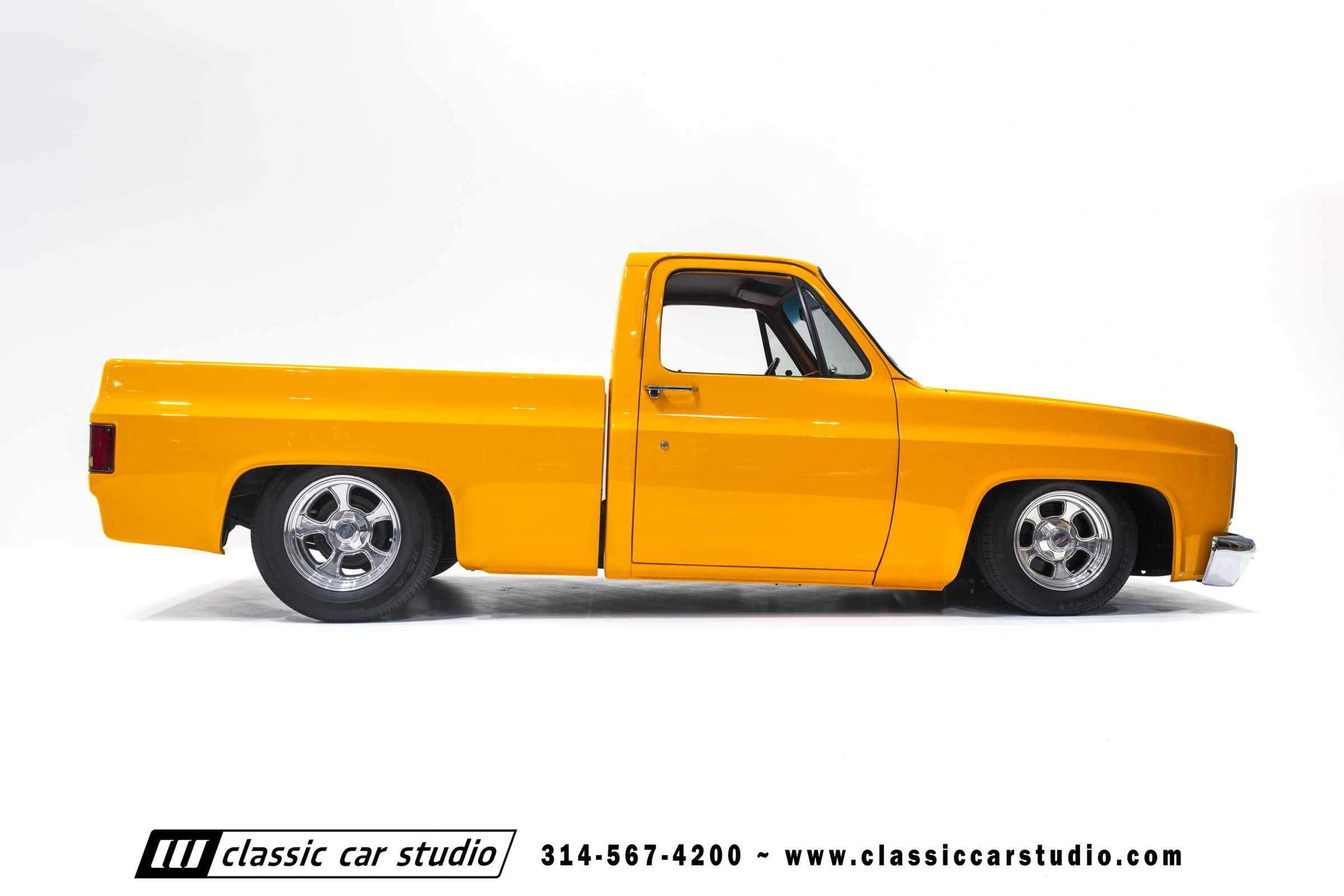 1987 Chevrolet R10 Fleetside - 2