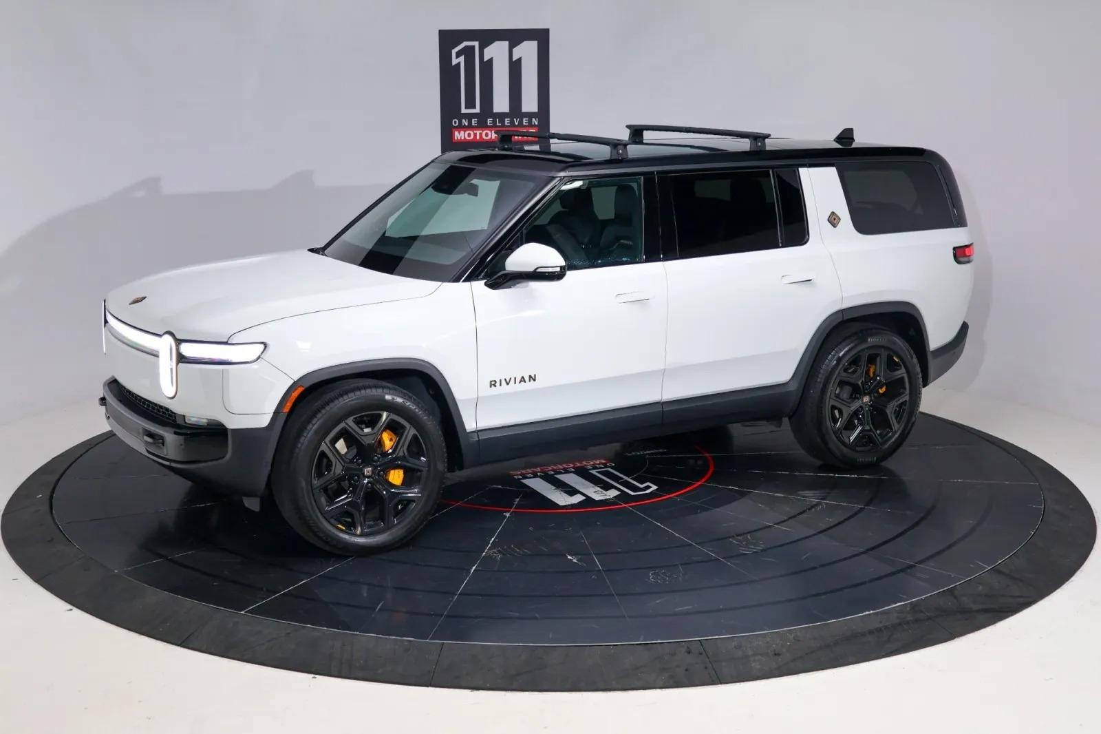 2025 Rivian R1S Premium