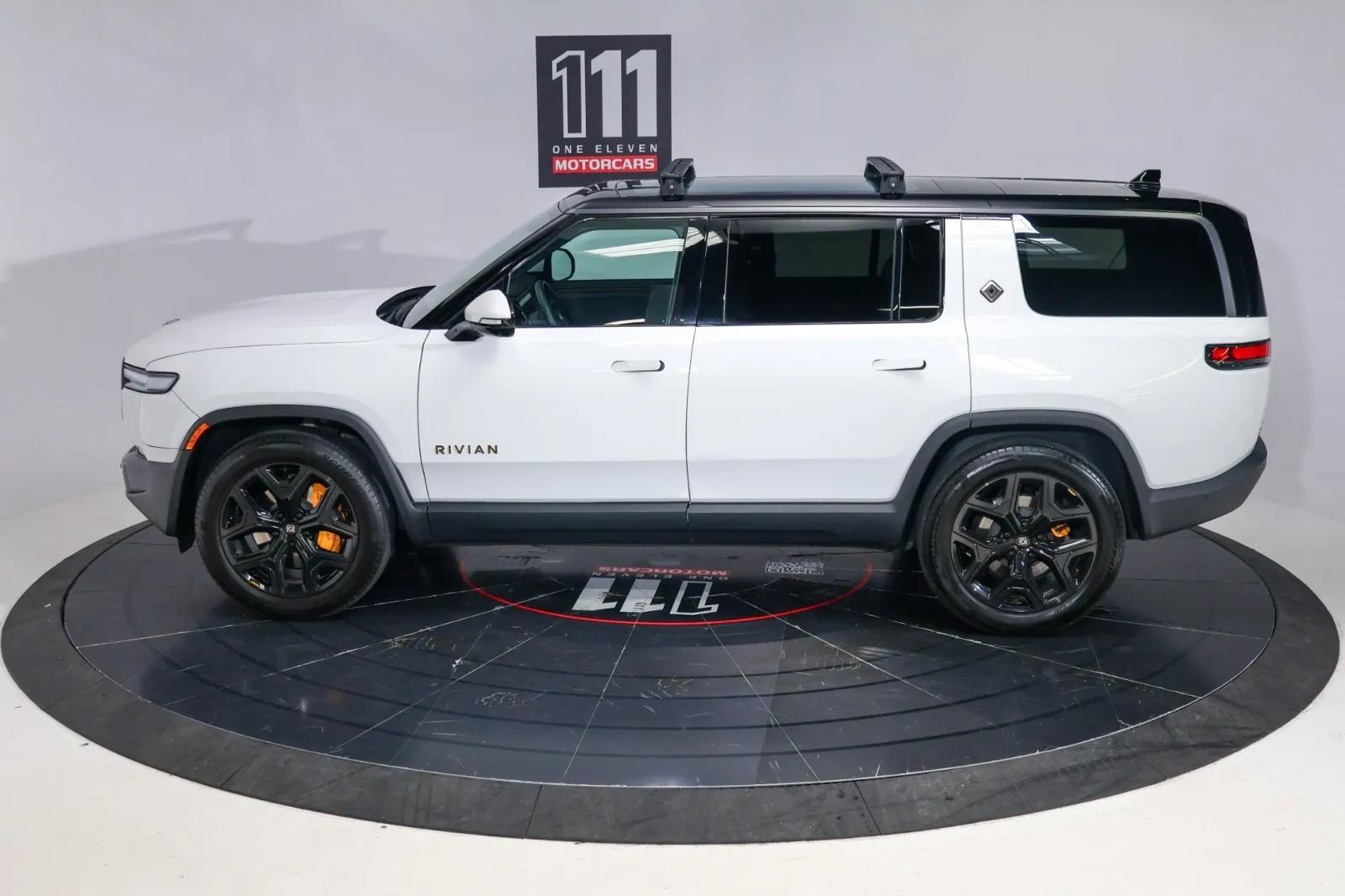 2025 Rivian R1S Premium