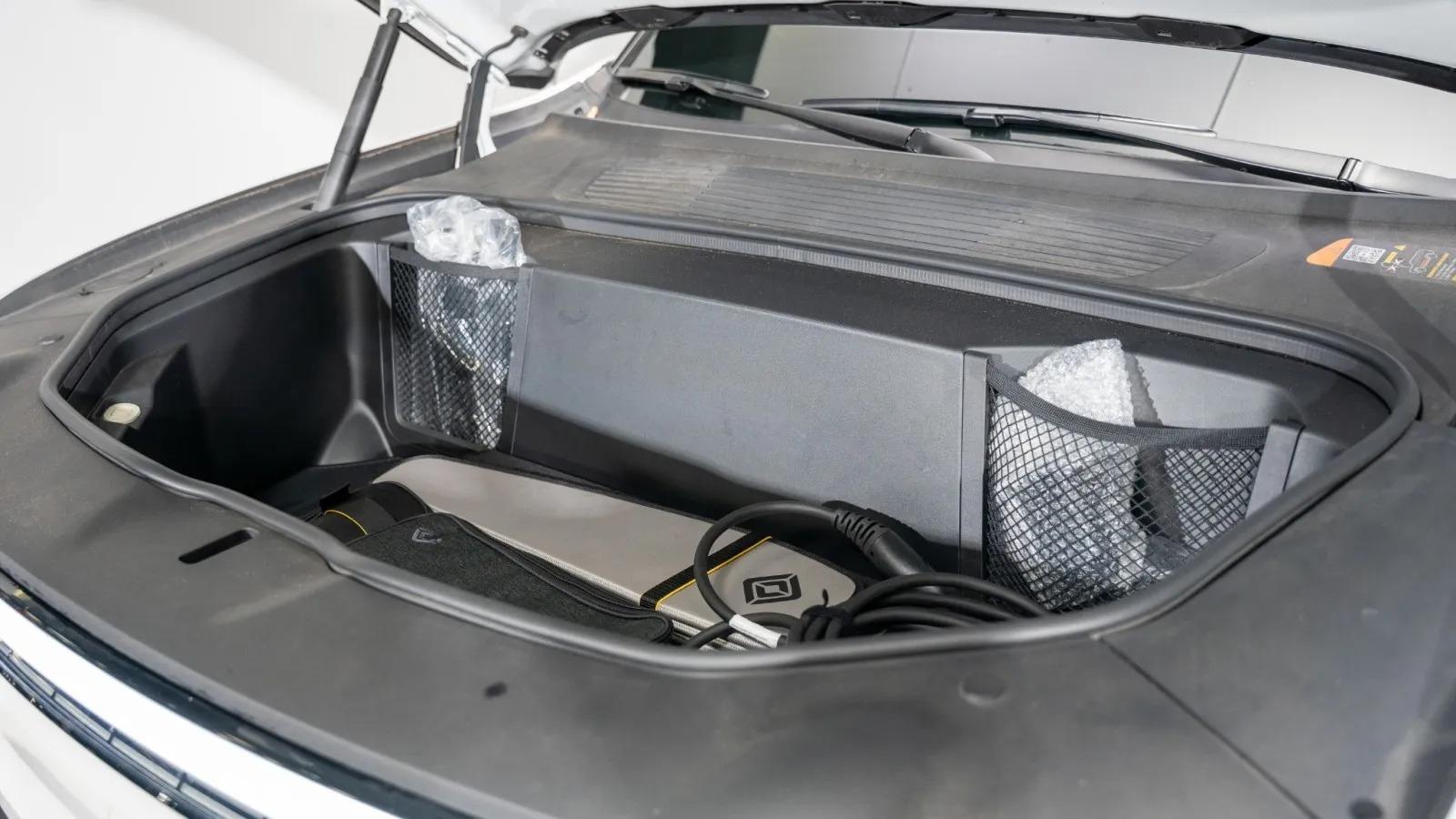 2025 Rivian R1S Premium
