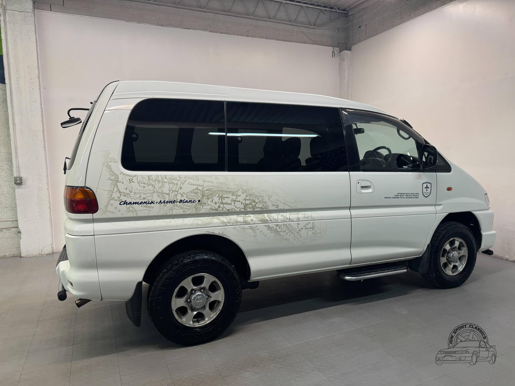 2000 Mitsubishi Delica Space Gear Chamonix