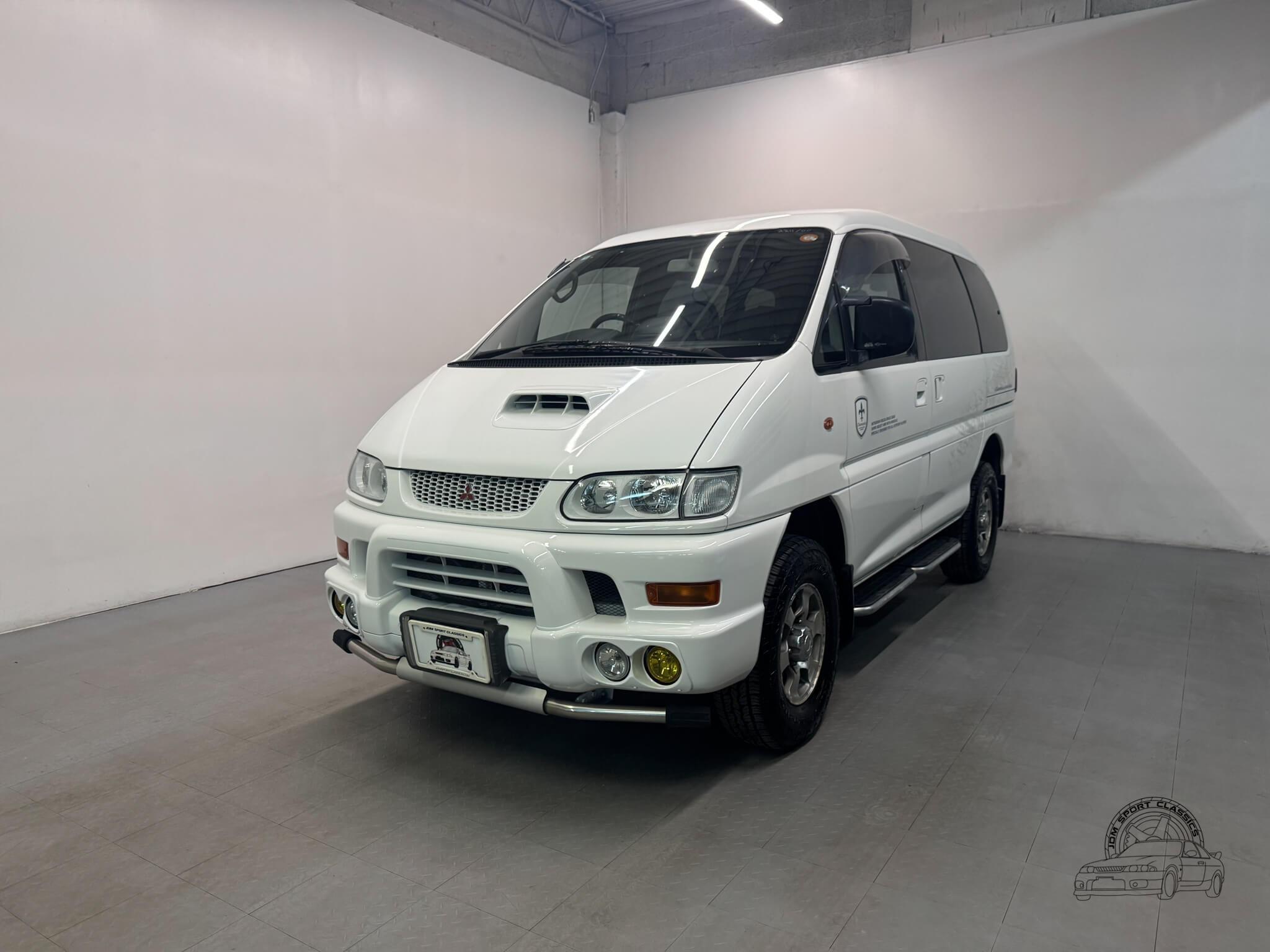 2000 Mitsubishi Delica Space Gear Chamonix