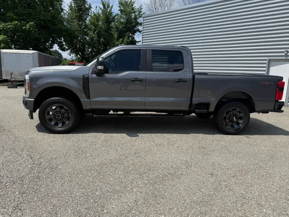 2023 Ford F-250 XL Super Duty Crew Cab - 2