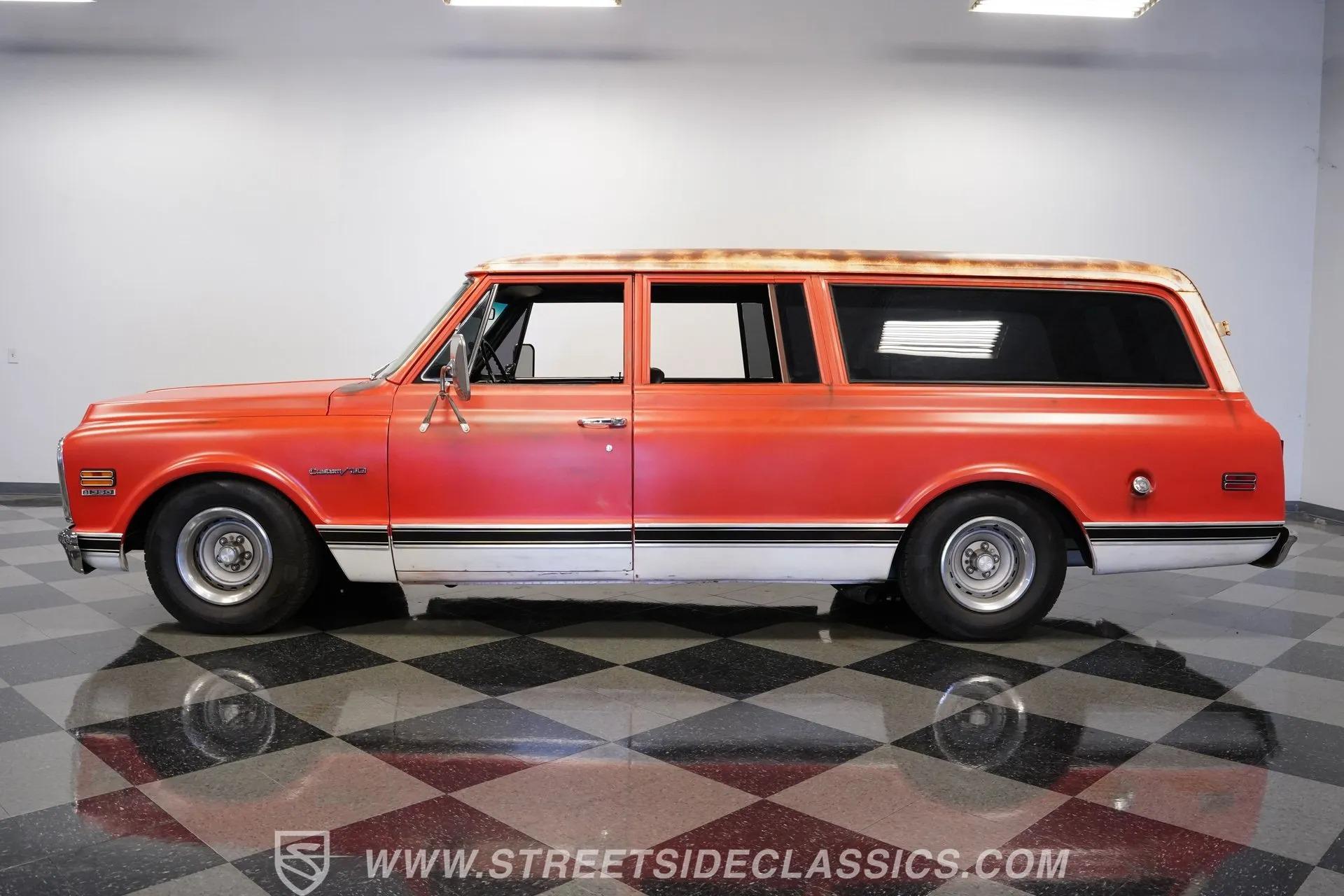 1972 Chevrolet Suburban Patina Restomod - 2