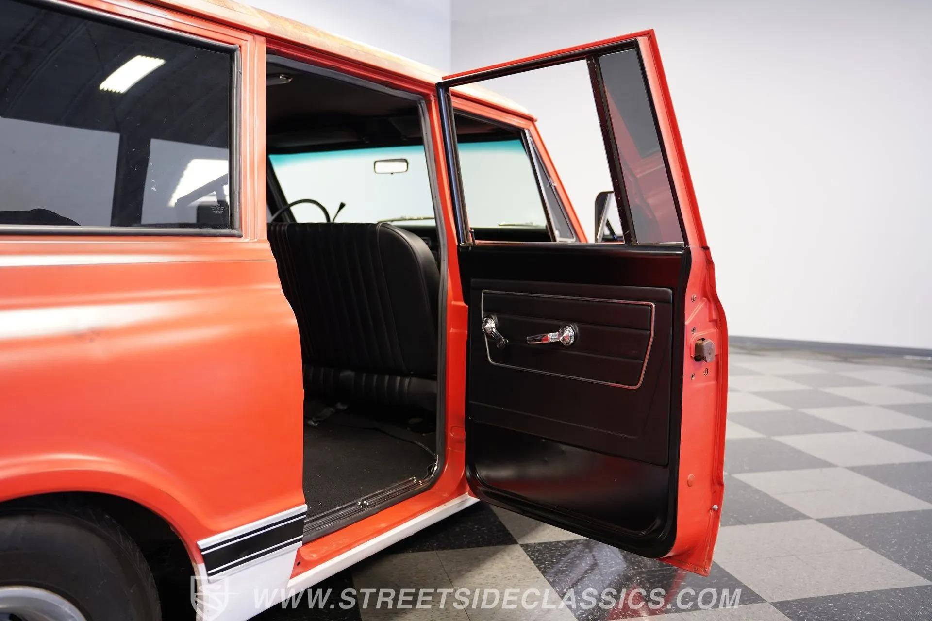 1972 Chevrolet Suburban Patina Restomod