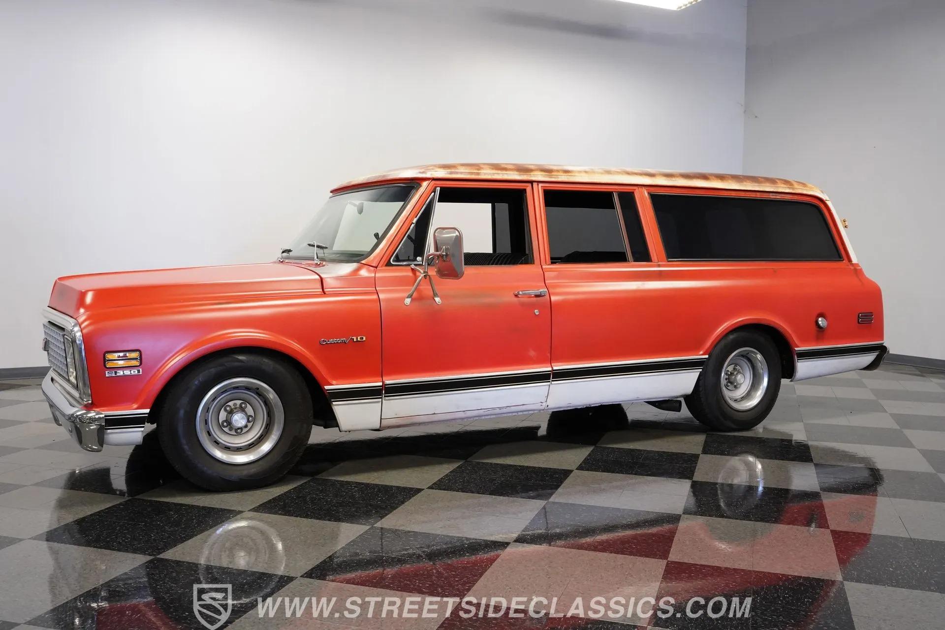 1972 Chevrolet Suburban Patina Restomod - 4