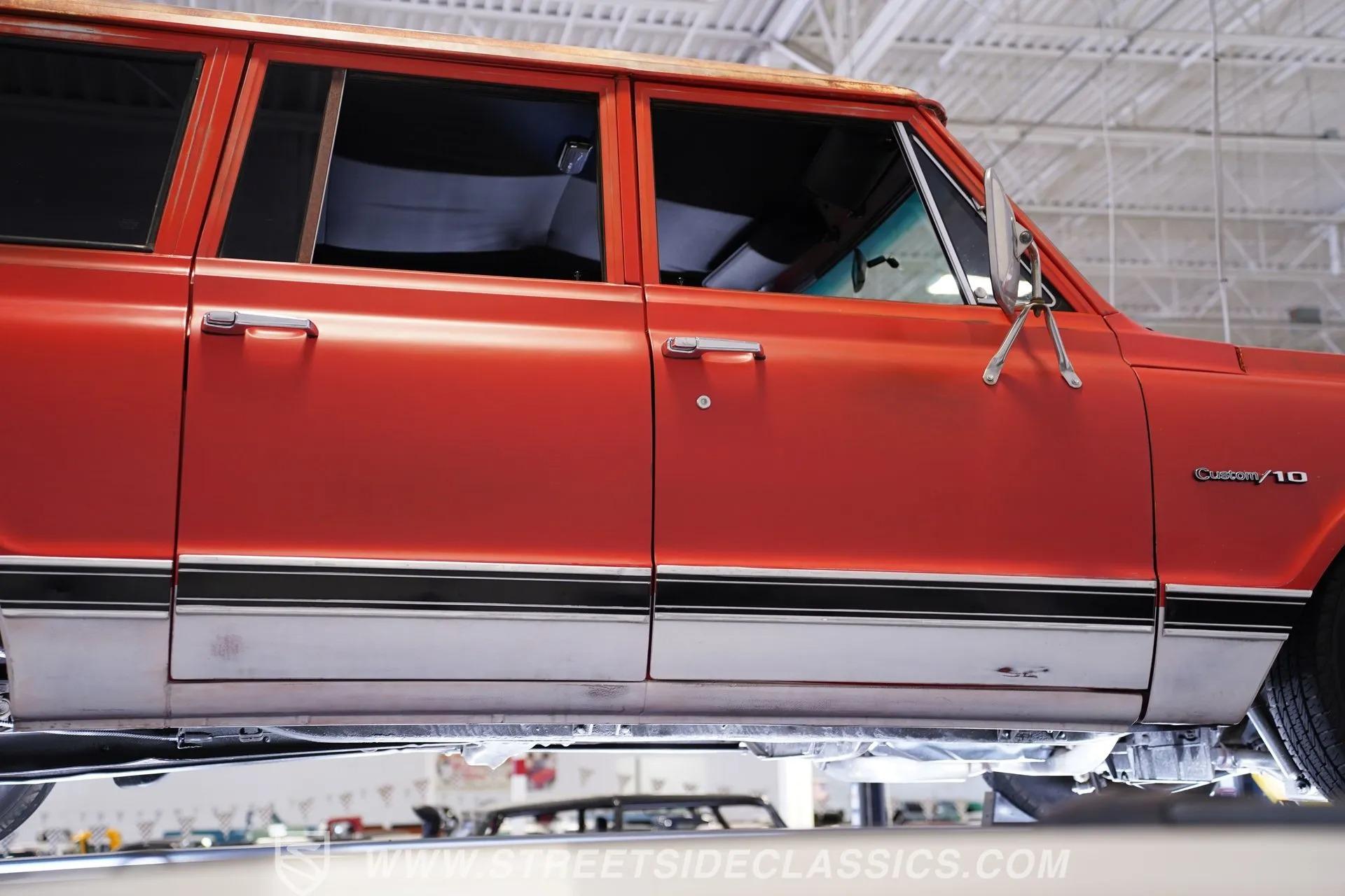 1972 Chevrolet Suburban Patina Restomod