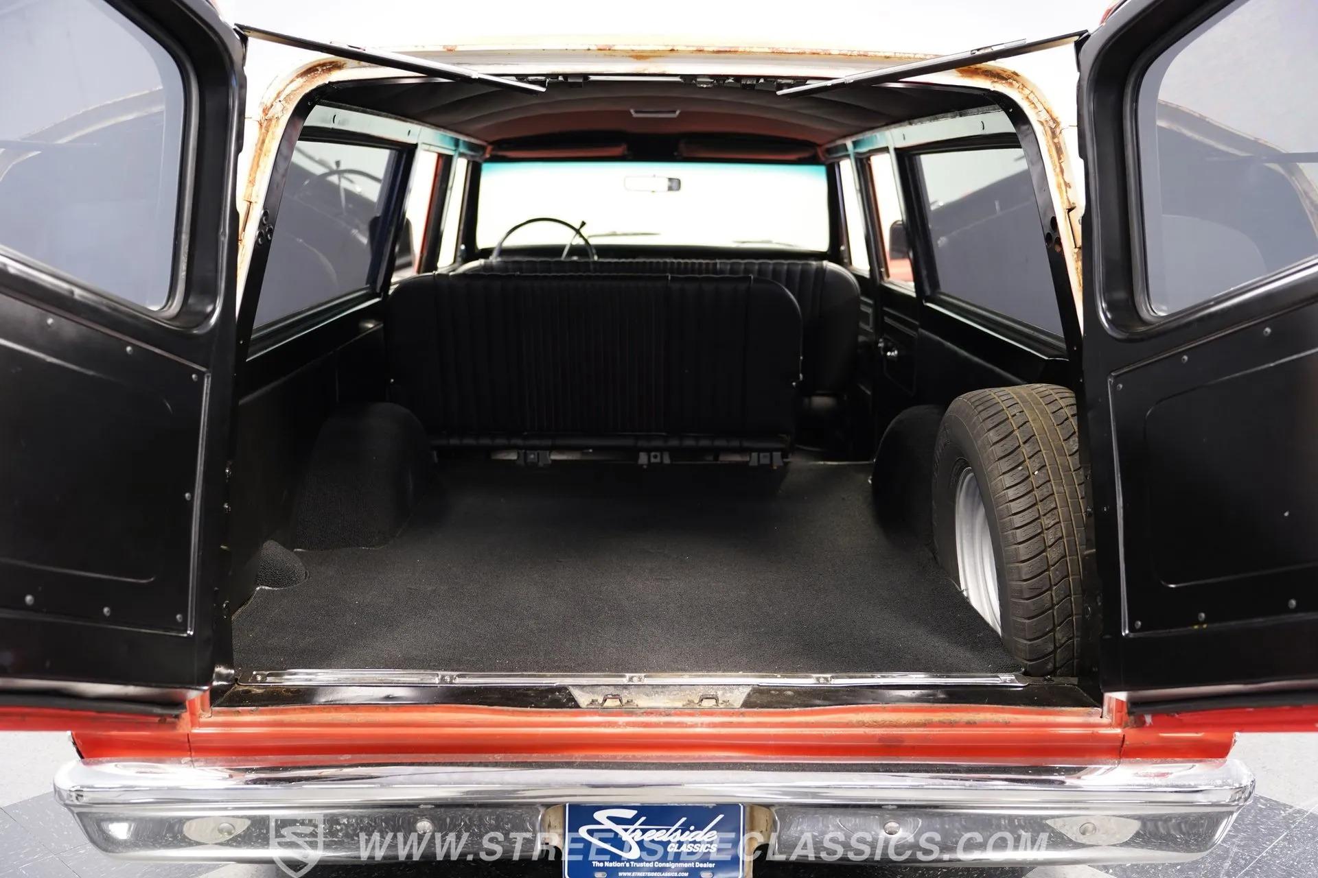 1972 Chevrolet Suburban Patina Restomod