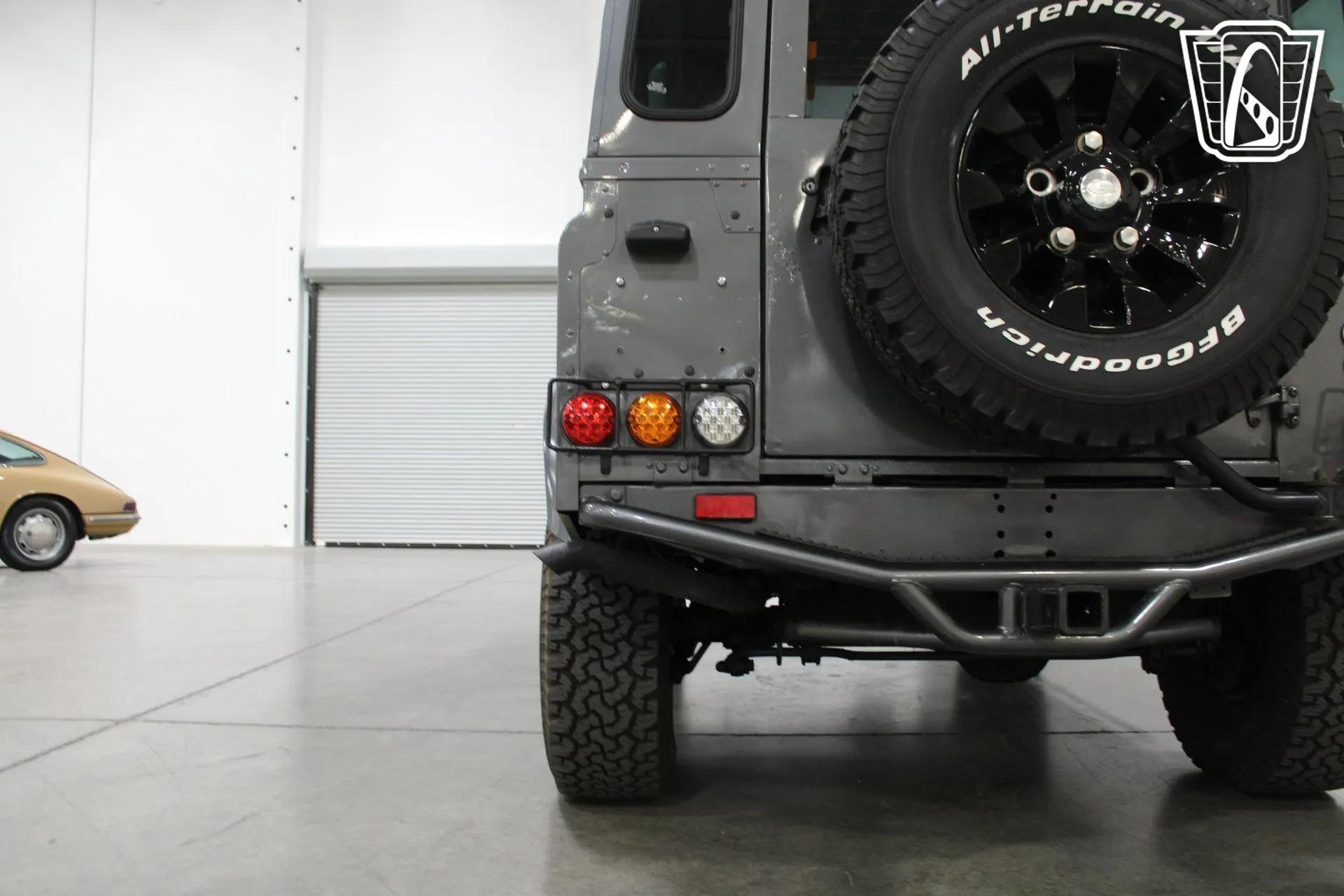 1995 Land Rover Defender 90 NAS