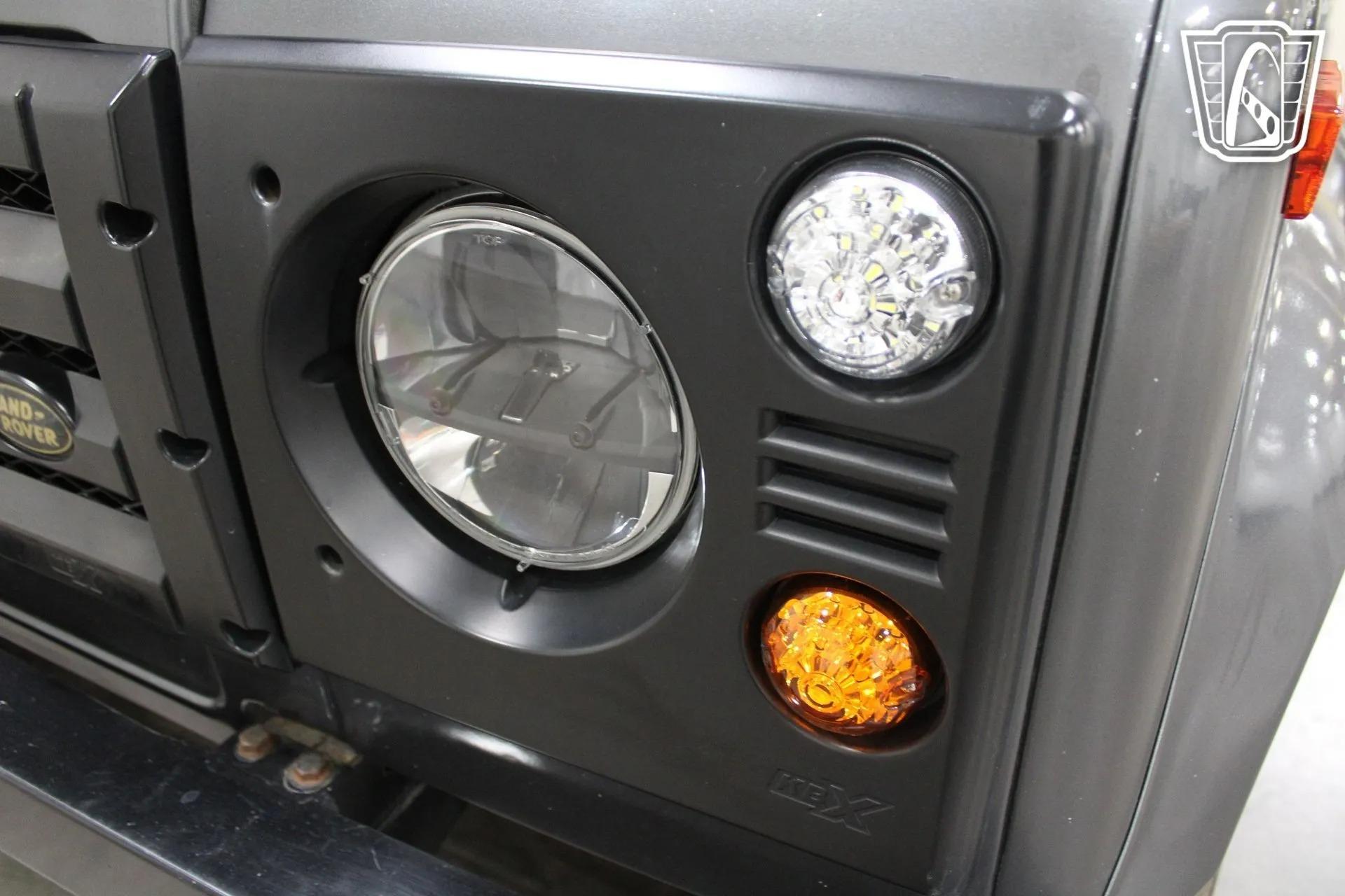 1995 Land Rover Defender 90 NAS