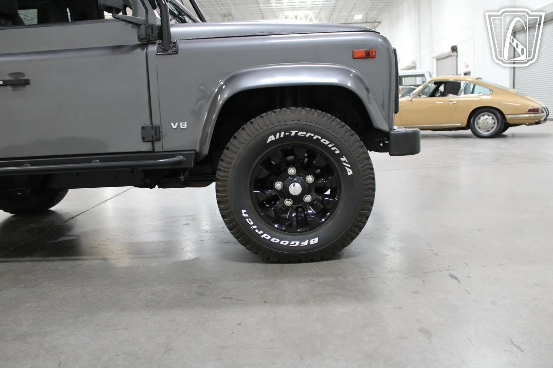 1995 Land Rover Defender 90 NAS