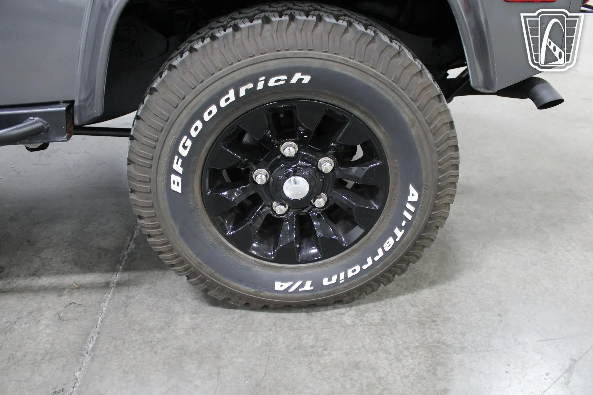 1995 Land Rover Defender 90 NAS