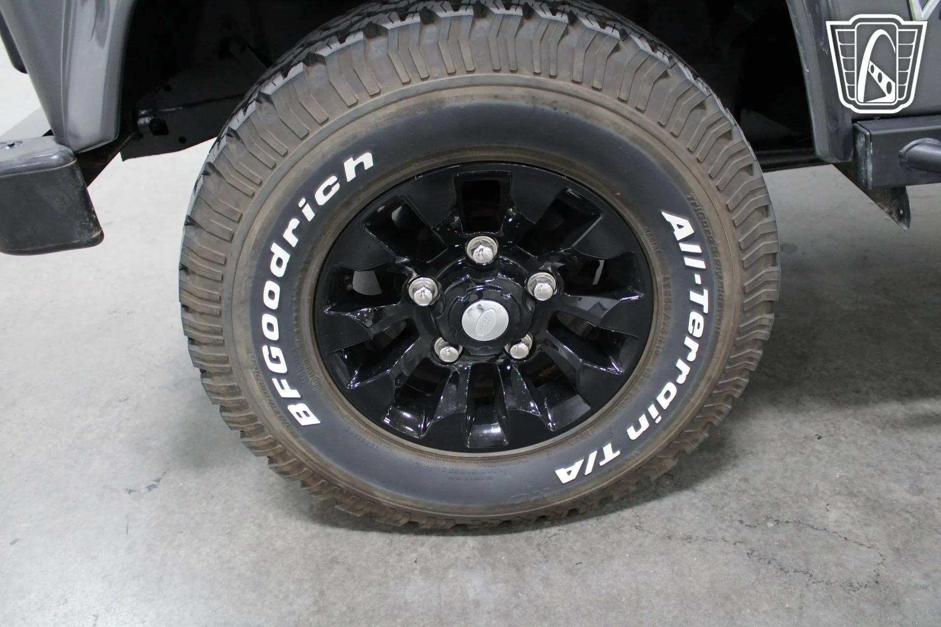 1995 Land Rover Defender 90 NAS